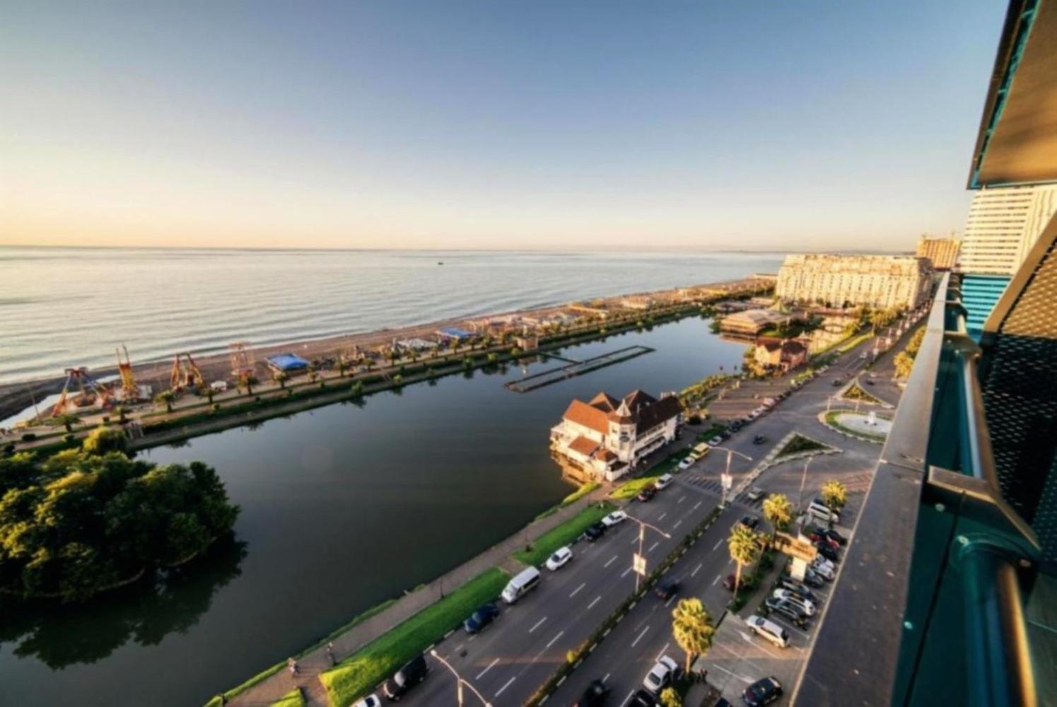 Panorama Black Sea View & Aparthotel Batumi Exterior photo